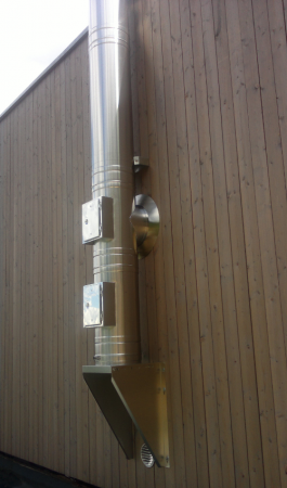 Komínový systém Karl - detail založení komína na konzole + čistící díl